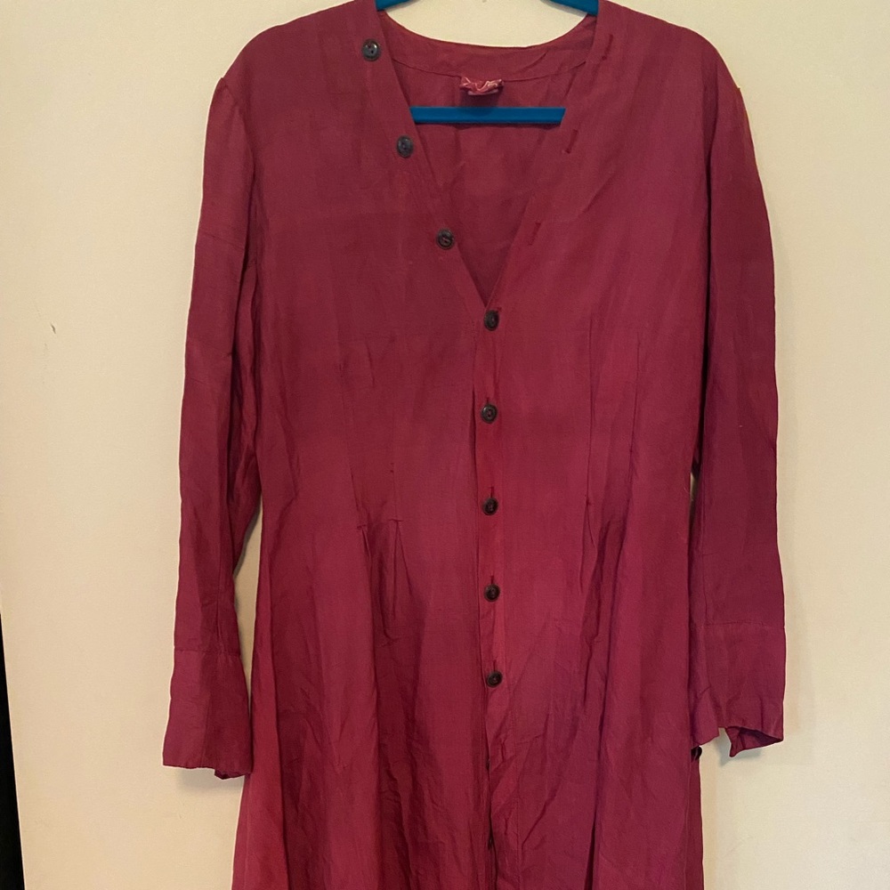 Beautiful heavier 100% silk midi dress. Size X-large.